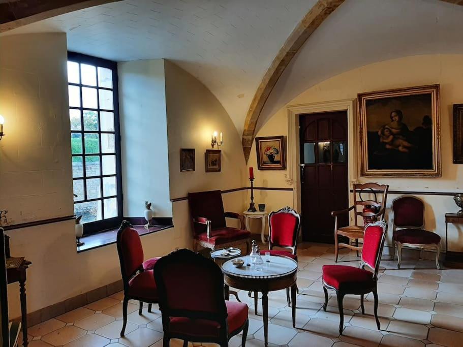 Chateau De Mornay Saint-Pierre-de-l'Isle 外观 照片