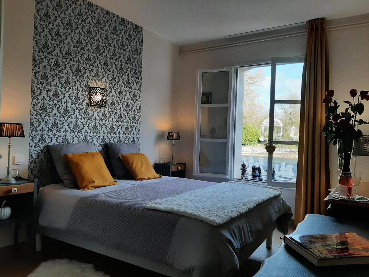 Chateau De Mornay Saint-Pierre-de-l'Isle 外观 照片