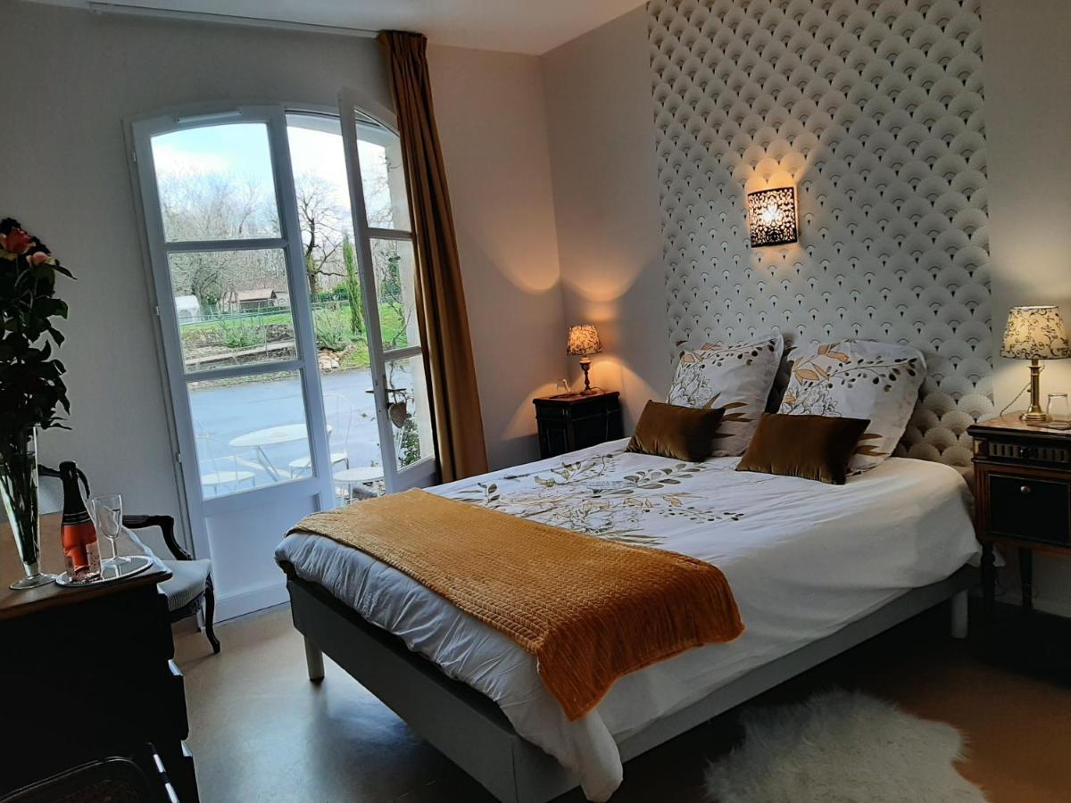 Chateau De Mornay Saint-Pierre-de-l'Isle 外观 照片