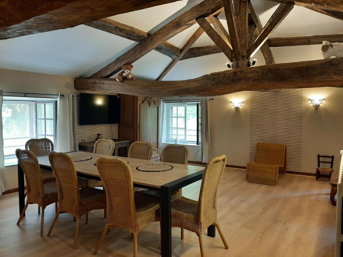Chateau De Mornay Saint-Pierre-de-l'Isle 外观 照片