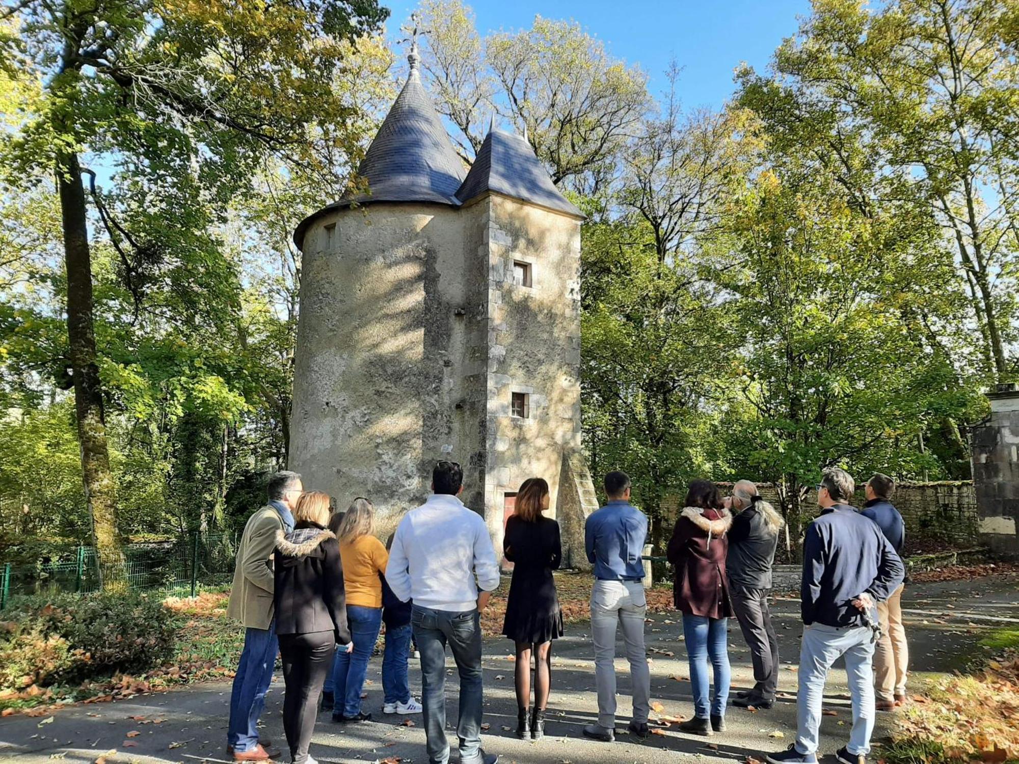 Chateau De Mornay Saint-Pierre-de-l'Isle 外观 照片